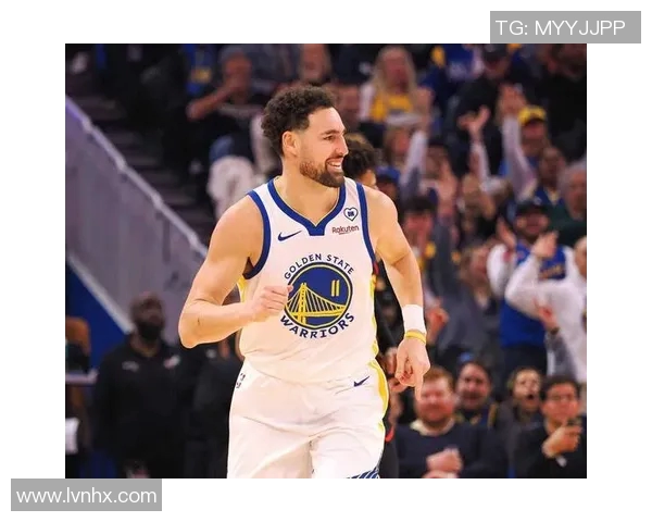 克莱汤普森：勇士队的三分射手与坚韧精神的象征